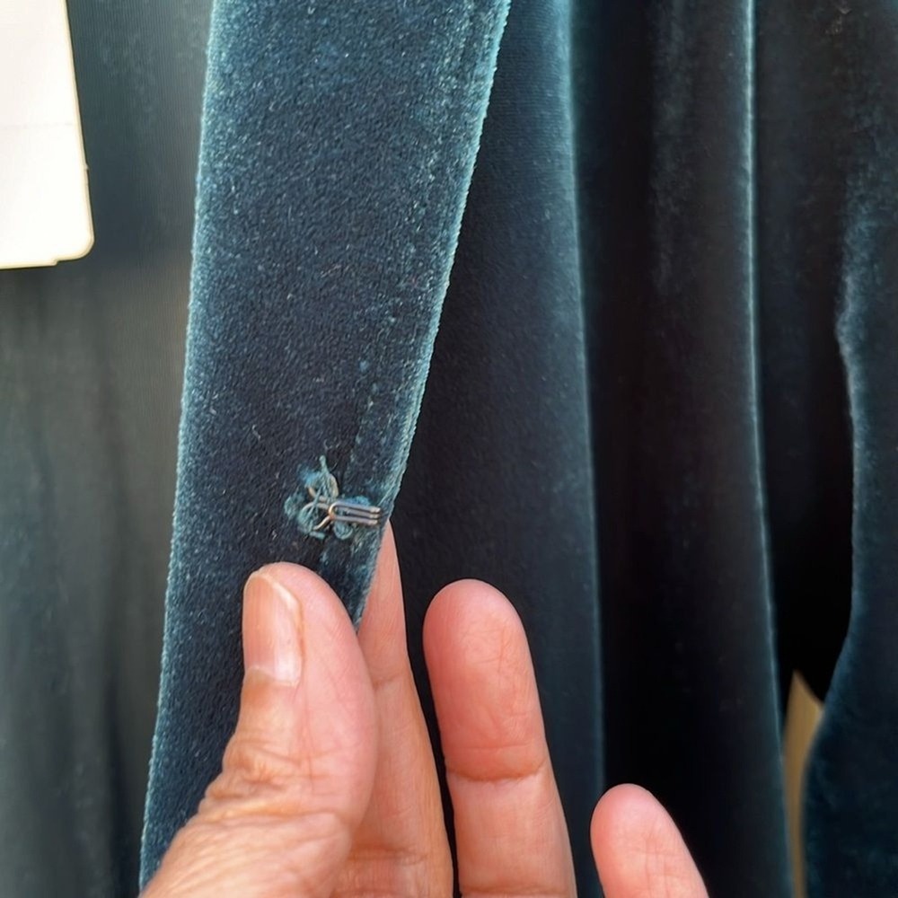 Chico's Women's Velvet Heritage Scroll Norma Jacket Embroidered Whimsigoth sz 2 - Picture 8 of 13